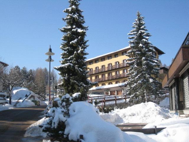Life Hotels Des Alpes Фолгария Екстериор снимка